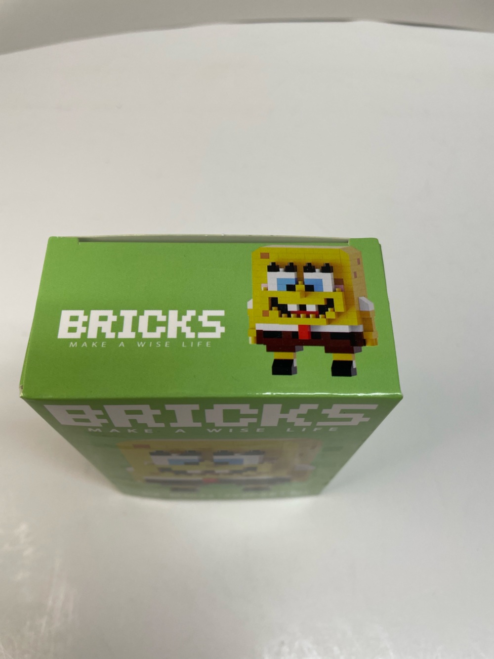 Bricks Sponge Bob Building Set – Yellow Block Figure, 202 Pieces - Picture 2 of 2